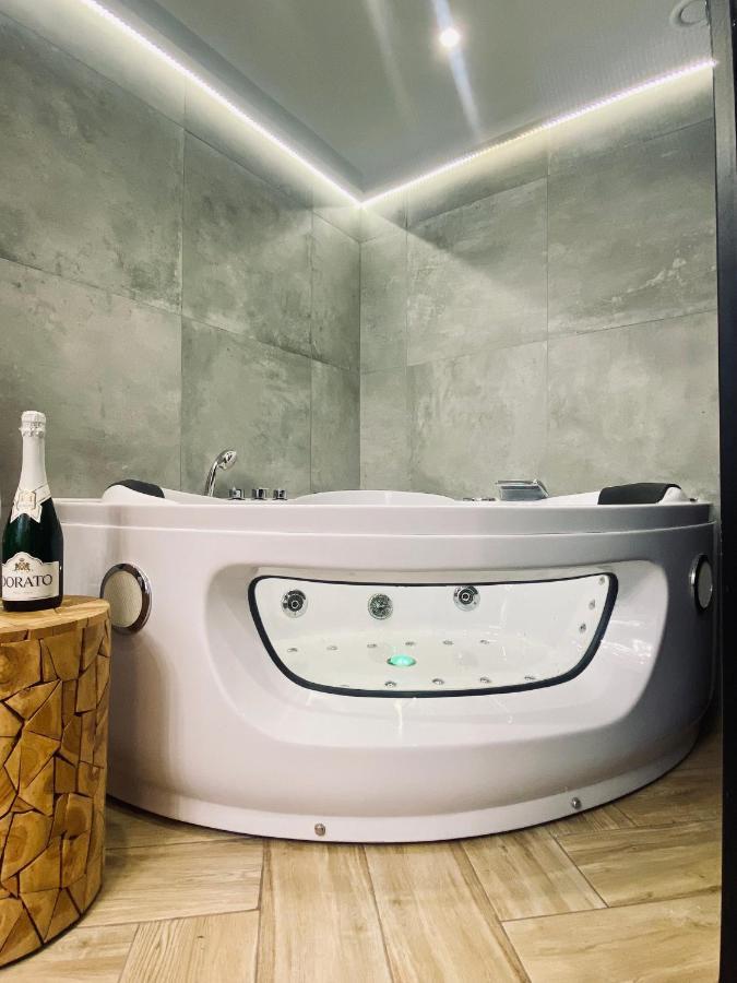 Apartment Premium Jacuzzi For Couples, Old Town Красков Екстериор снимка