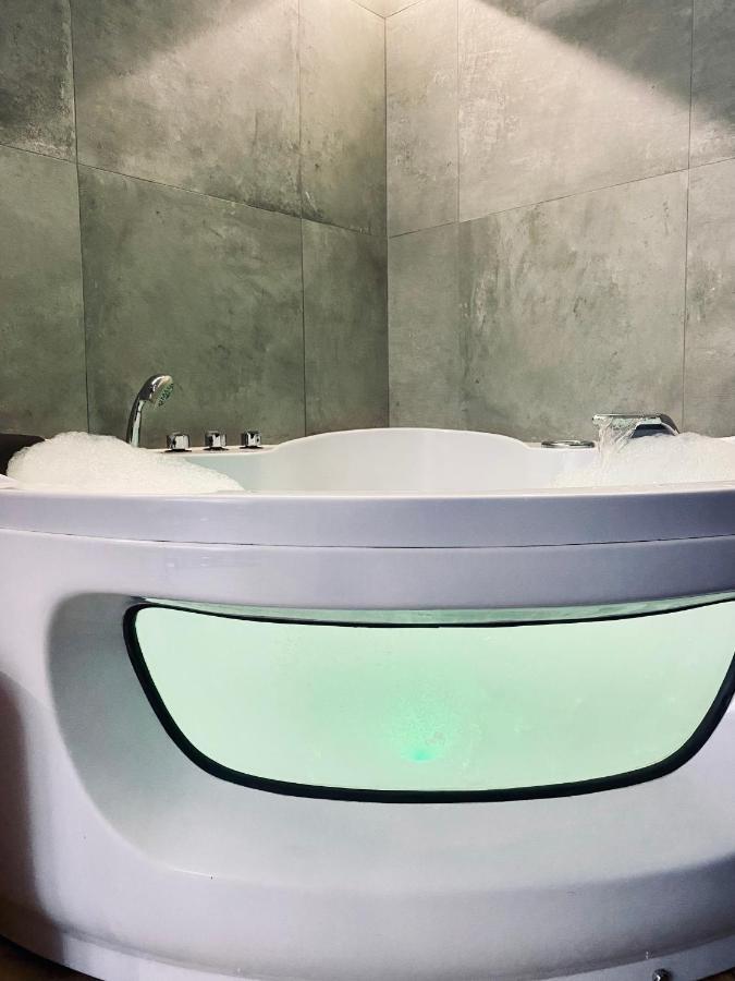 Apartment Premium Jacuzzi For Couples, Old Town Красков Екстериор снимка