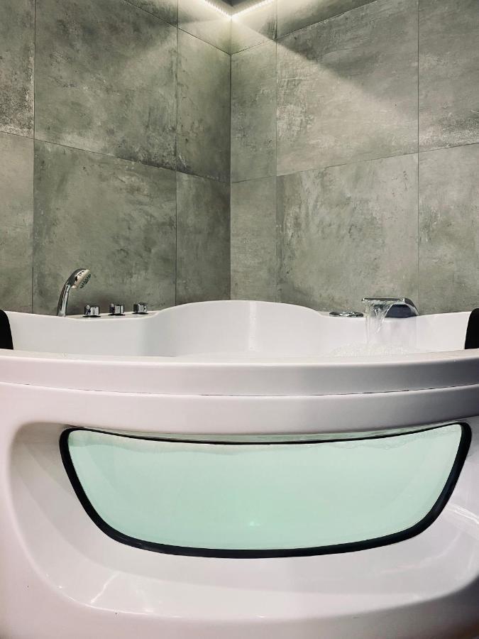 Apartment Premium Jacuzzi For Couples, Old Town Красков Екстериор снимка