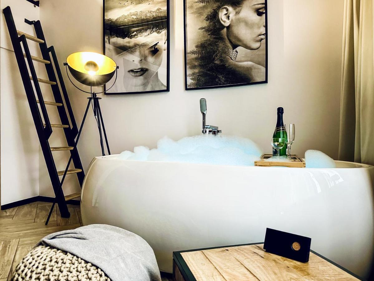Apartment Premium Jacuzzi For Couples, Old Town Красков Екстериор снимка