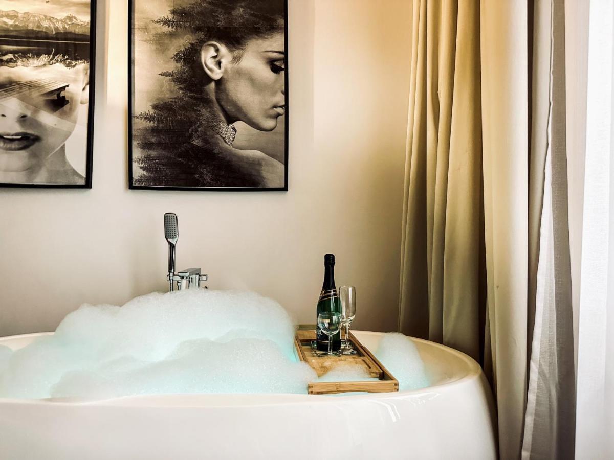Apartment Premium Jacuzzi For Couples, Old Town Красков Екстериор снимка