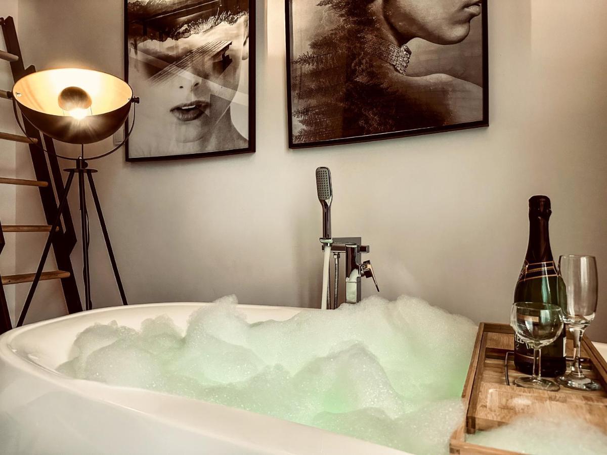 Apartment Premium Jacuzzi For Couples, Old Town Красков Екстериор снимка