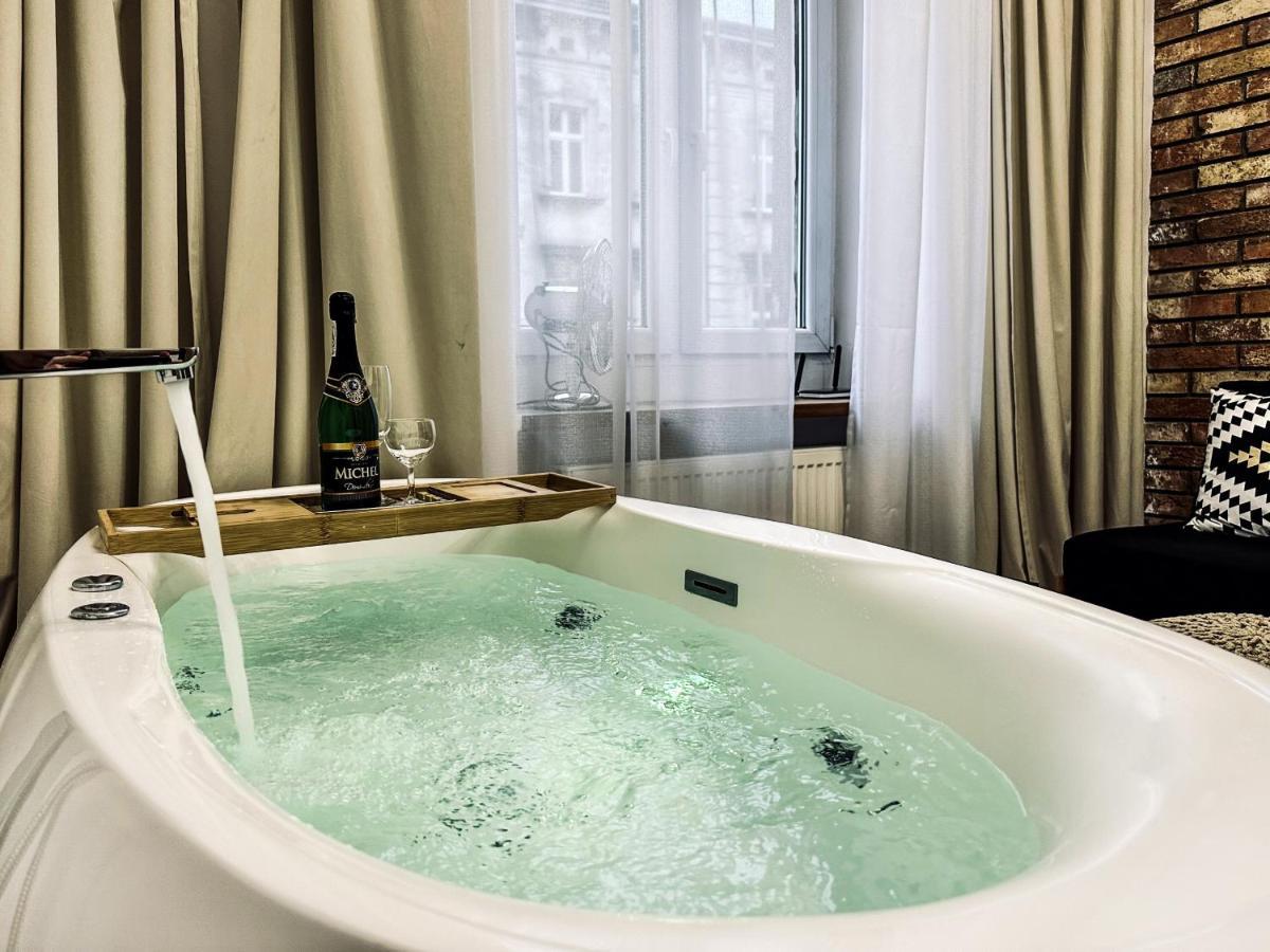 Apartment Premium Jacuzzi For Couples, Old Town Красков Екстериор снимка